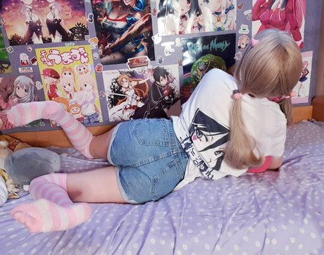 Trembola model hot picture