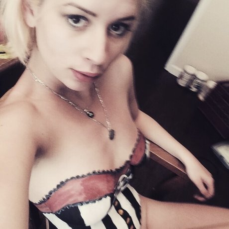 Uli Krown_ xxx star img