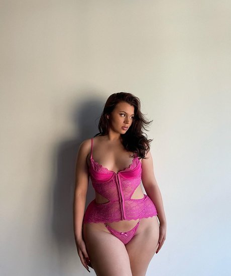 Valeria Vendetta art actress archive