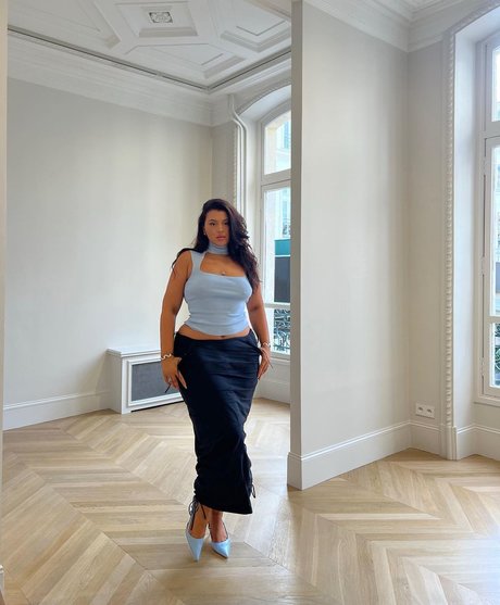 Valeria Vendetta beautiful model galleries