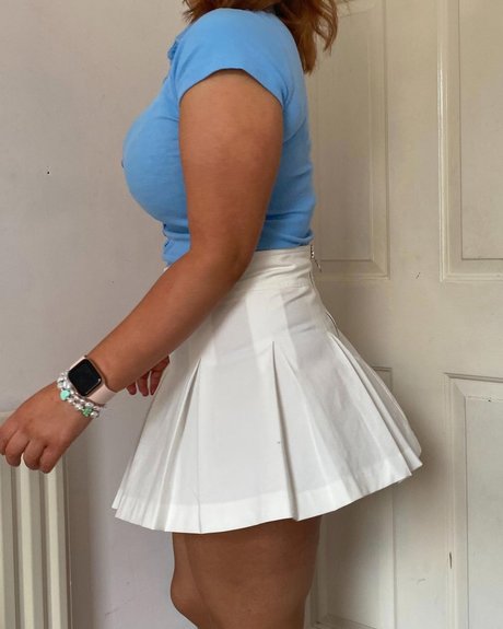 Basicallycatx_ nude actress pic