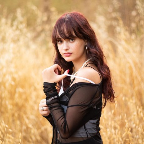 Linoy Tavore model top archive