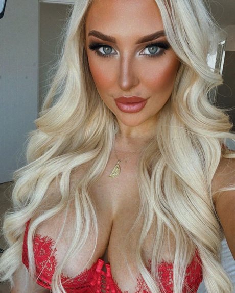 Nina Mae pornographic actress picture