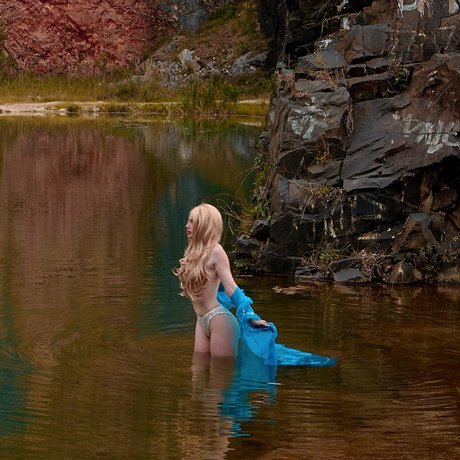 Rotten Queen star nice pic