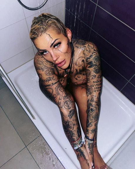 Leoni Baltz_ nude model photo