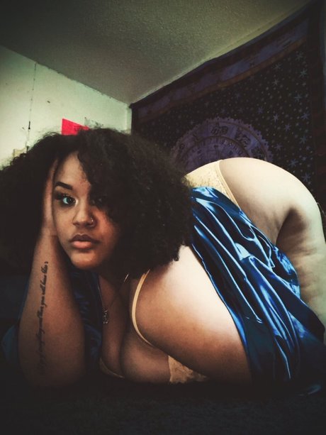 Littyliya model hot picture