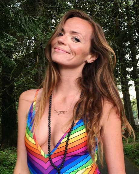 Emily Hart adult actress image