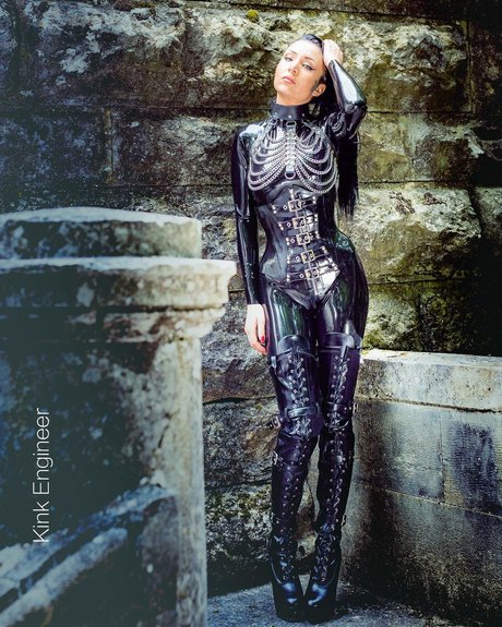 Inkedfleur_ model beautiful photos