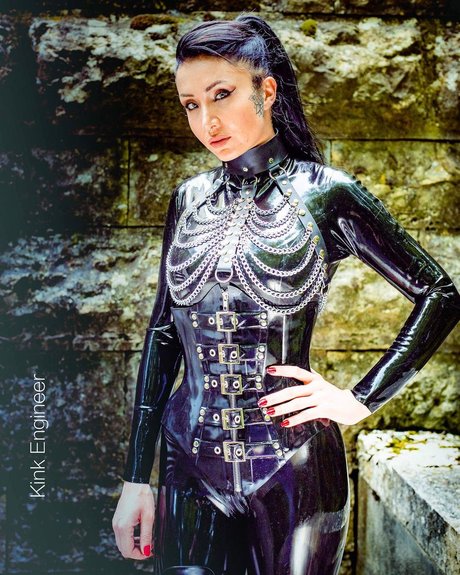 Inkedfleur_ star adult picture