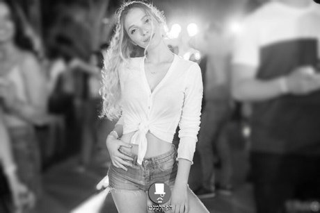 _Anna Bella beautiful star img