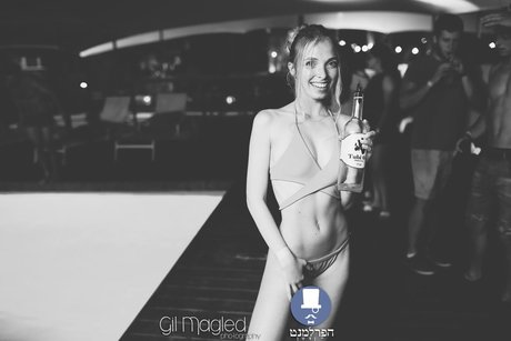 _Anna Bella porn star photos