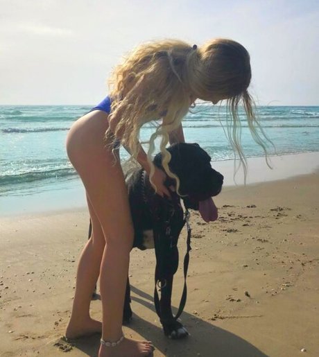 _Anna Bella model pretty photo