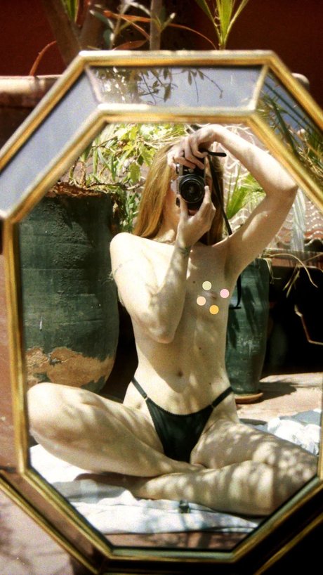 Alessandra Laiola sexy actress photos