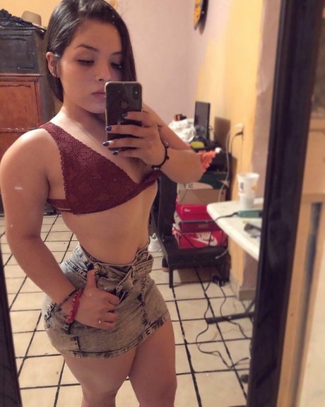 Aylin Guevara free model images