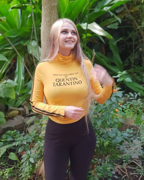 Invaderdd Dee Mente model beautiful pictures