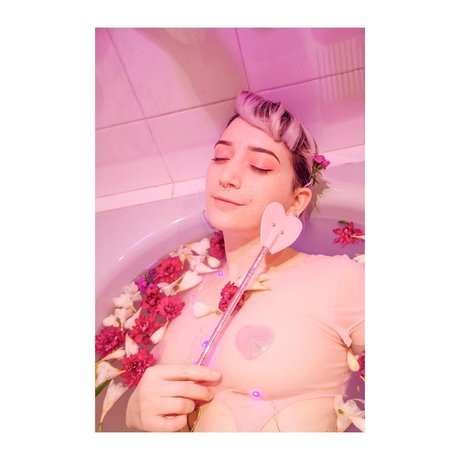 Jazmin Pastela star art gallery