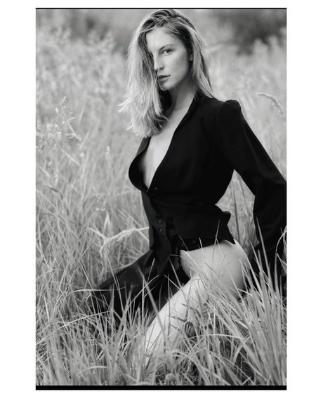 Lena Stepanova model perfect images