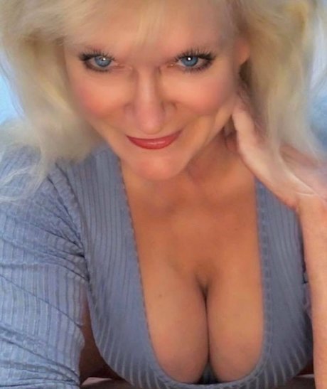 Sandie Lee_ model naked pics