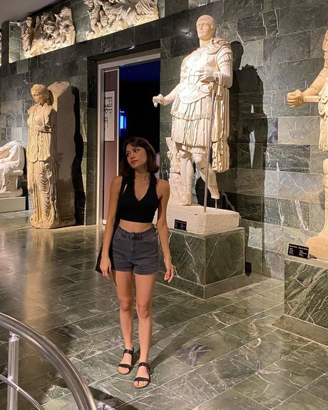 Subaronovv model erotic photo