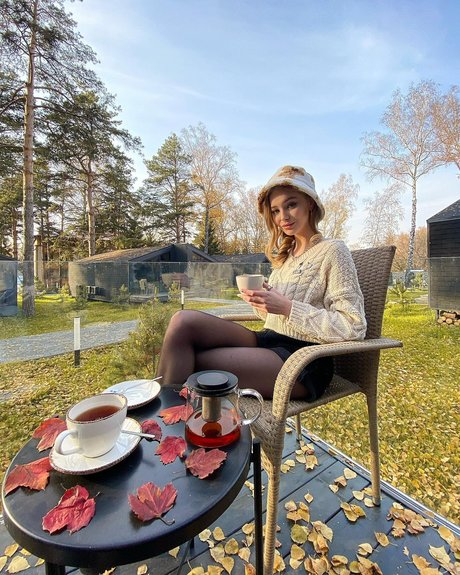 Yulia Kolmakova hd actress gallery