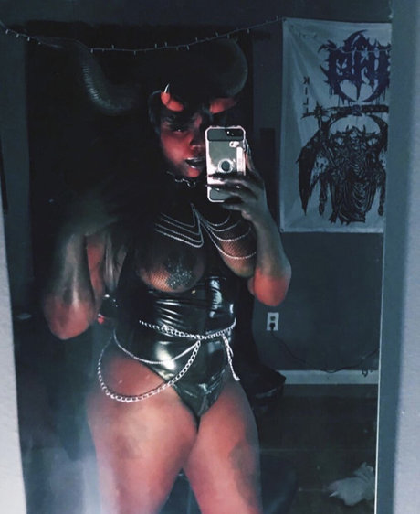 Gem Sapphir model xxx photos