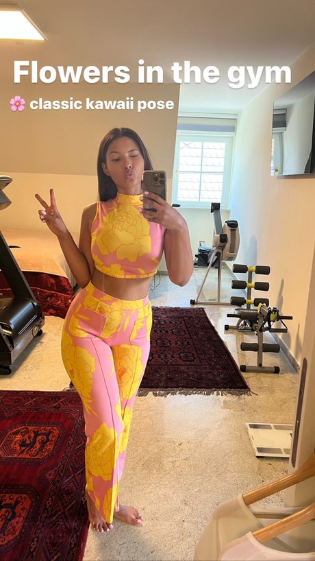 Steph Esther exclusive star picture