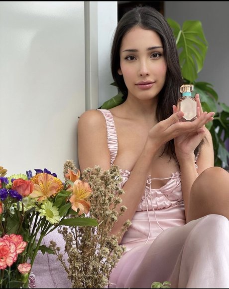 Zion Moreno sexy model image