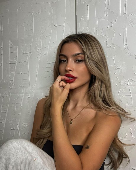 Linabmn model adult galleries