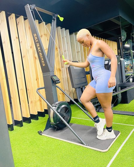 Sharon Gambu model exclusive pics