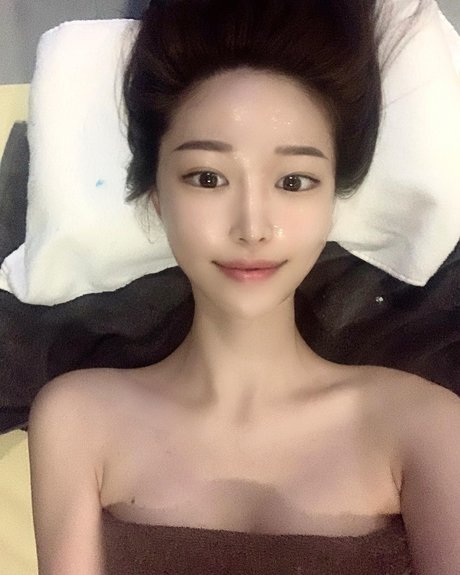 Vin Daily model hd archive