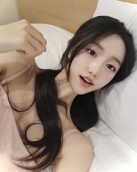 Vin Daily sexy model archive