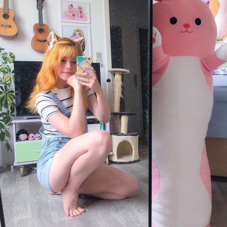 Lilsolle Chickpii hd actress photos