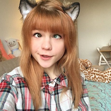 Lilsolle Chickpii pornographic star img