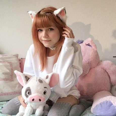 Lilsolle Chickpii naked actress image