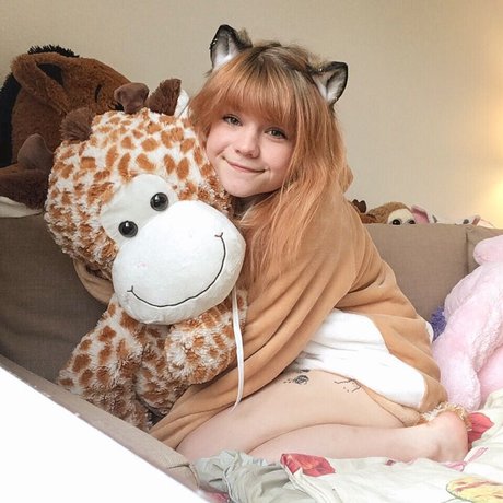 Lilsolle Chickpii nude actress archive