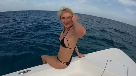 Manyazzzz naked star img