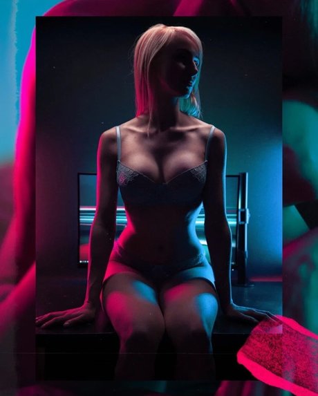 Manyazzzz star erotic photos