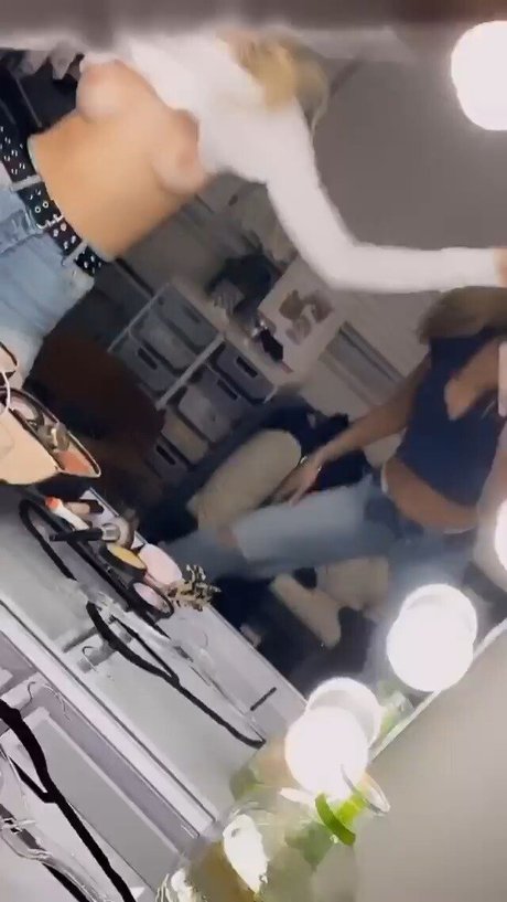 Scarlett Rose Leithold model pictures