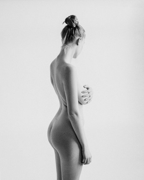 Agnes Verano pornstar naked picture