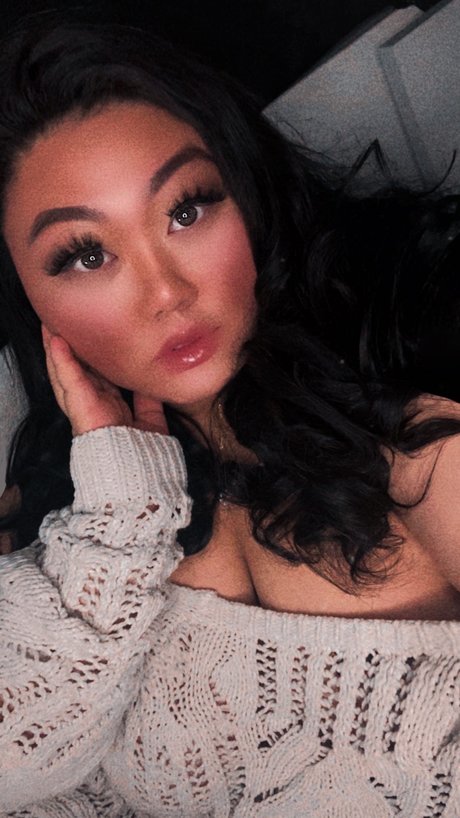 Kendra Vaaj pornstar adult pics