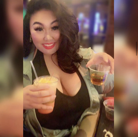 Kendra Vaaj pretty model image