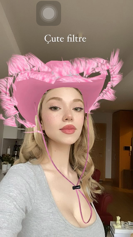 _Kardelen Oeztas star adult photos