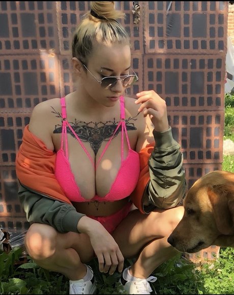 Suzana Zvonar_ pornographic model pic