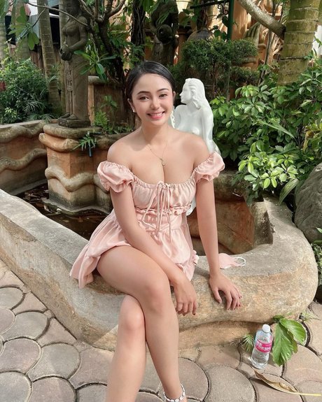 Charina model top pic