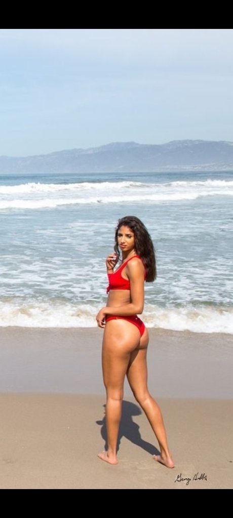 Sara Sandal pretty pornstar image