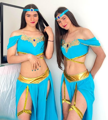 Ara y Fer model porn photos