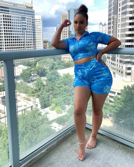 Falliie erotic pornstar photo