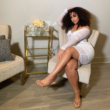 Falliie sexy pornstar photo