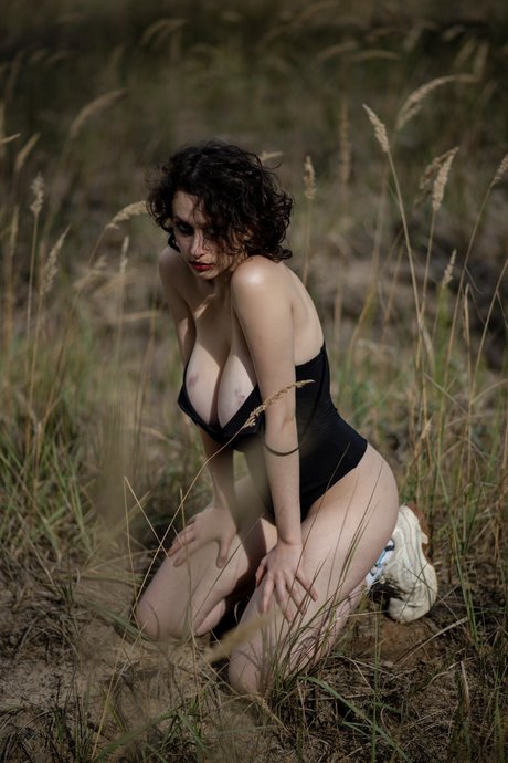 Helga Amor pretty star photo