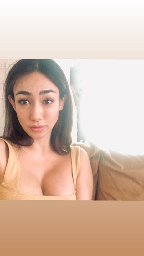 Julia Misaki sexy star photo